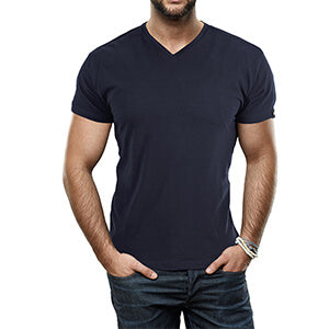Mjuk och bekväm herr t-shirt med v-ringning, slim fit passform för en snygg och ledig stil.