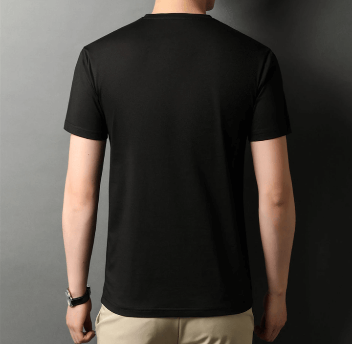 Bekväm herr v-ringad t-shirt i slim fit, kortärmad klassiker för alla tillfällen.