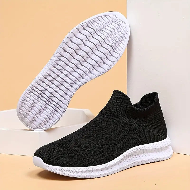 Enkla att ta på, flexibla herr sockskor. Idealiska som fritids- eller vardagsskor med skön komfort.