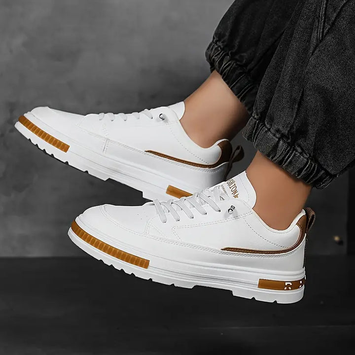 Snygga herrskor, sportiga sneakers i modern design. Bekväma vardagsskor som passar perfekt för en aktiv fritid.