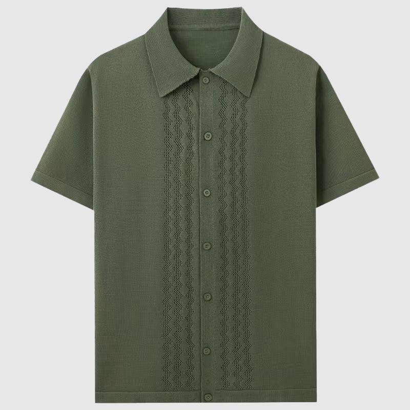 Modeinriktad herrskjorta med geometrisk abstrakt mönsterdesign, stickad för en bekväm sommarlook.