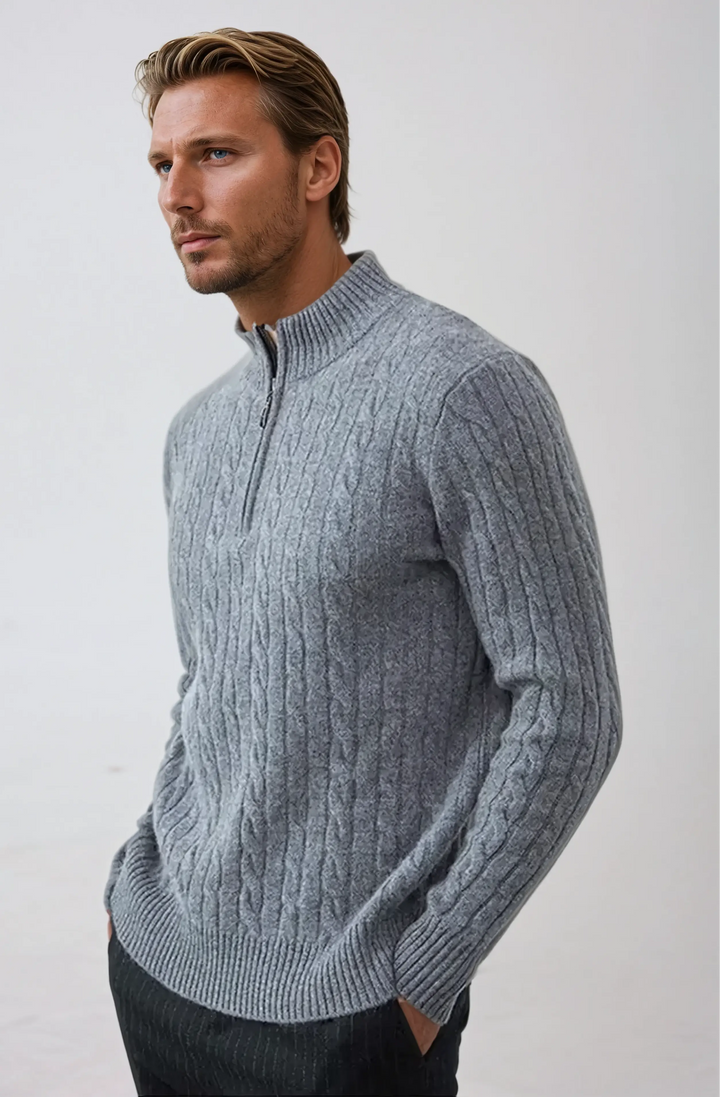 Elegant herr sweatshirt med zip och kabelstickat mönster. En mångsidig och skön herrtröja.