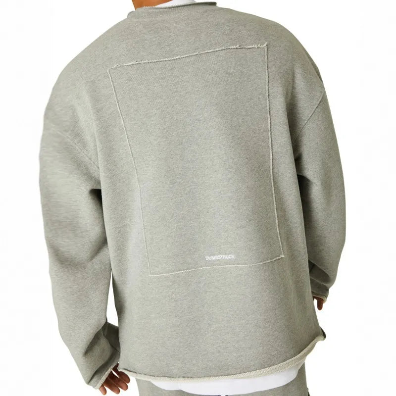 Mångsidig herr sweatshirt, rundhalsad. Passar för träning, fritid och höst-/vårmode.