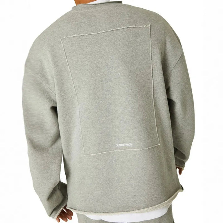 Mångsidig herr sweatshirt, rundhalsad. Passar för träning, fritid och höst-/vårmode.