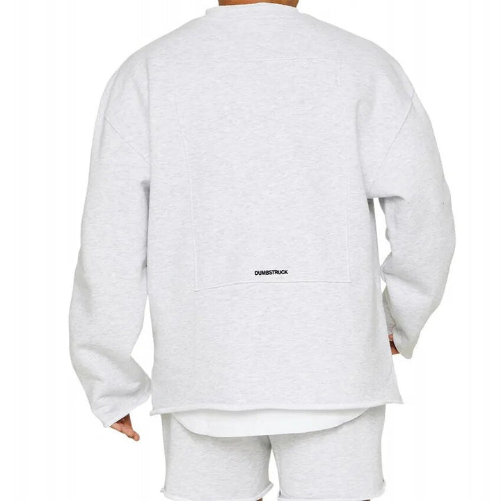 Modern herr sweatshirt, rundhalsad för en avslappnad men stilfull look. Komfortabel herrtröja.