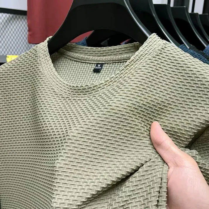 Sportig herr T-shirt, kortärmad för sommar och träning. Bekväm träningströja med god andningsförmåga.