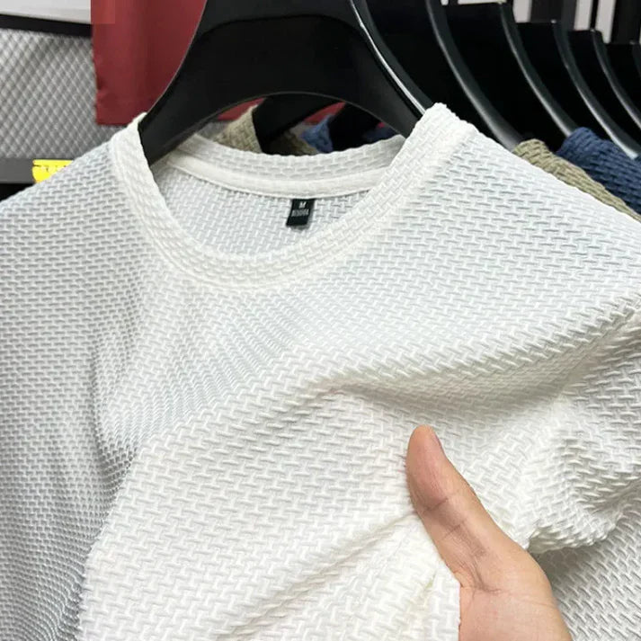 Stilren kortärmad herr T-shirt, mångsidig vardagströja och fritidskläder för alla tillfällen.