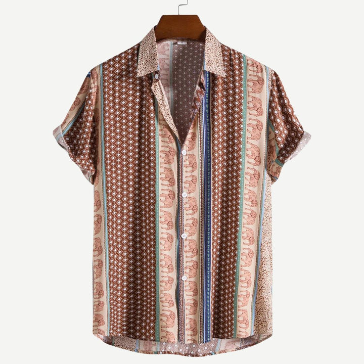 Trendig svart herr t-shirt, lätt tyg med geometrisk elefant, sommarfavorit