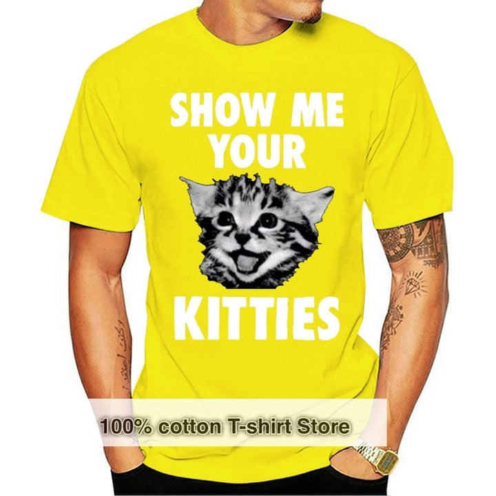 Herr t-shirt "Visa mig dina kattungar" – uttryck din humor och kärlek till katter på ett unikt sätt.