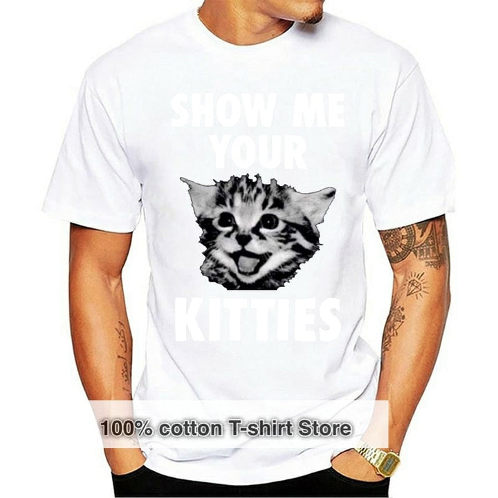 Mjuk bomulls-t-shirt för herrar med det ikoniska "Visa mig dina kattungar"-motivet. Finns i flera storlekar.