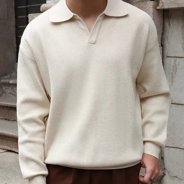 Svart herr V-ringad polo t-shirt, bekväm och stilren, ett måste för den avslappnade garderoben.