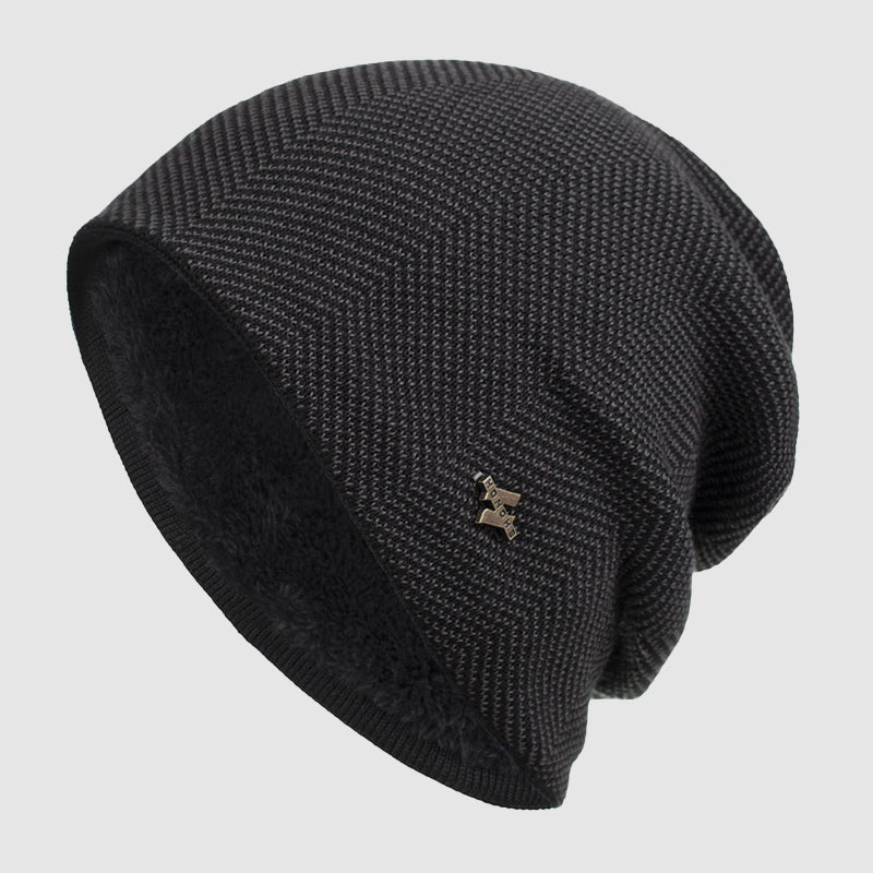 Stickad höstmössa för män, fleecefodrad och varm. En bekväm casual herr mössa i en storlek.