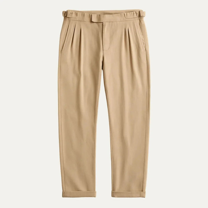Mångsidiga herrbyxor i vintage-stil, raka ben för smart casual eller klassiska outfits.