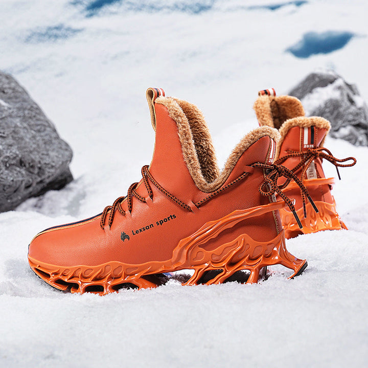Robusta vintersneakers för män, hög modell. Svart/orange färg, designade för komfort och vinterbruk.