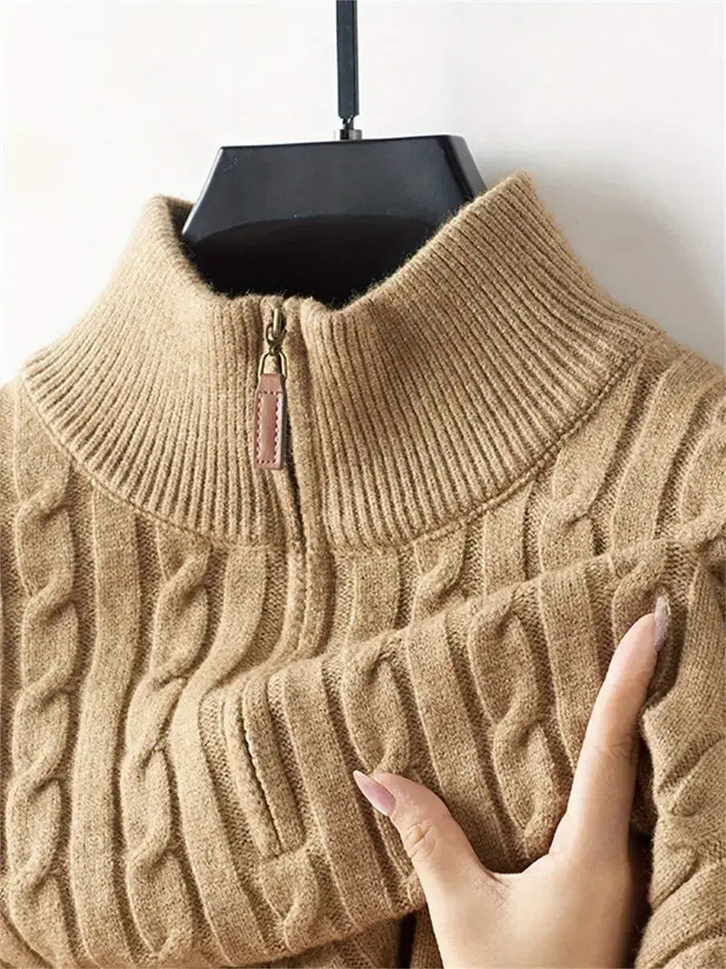 Mjuk herr zip-tröja, stilren och mångsidig för både sportig och avslappnad outfit.