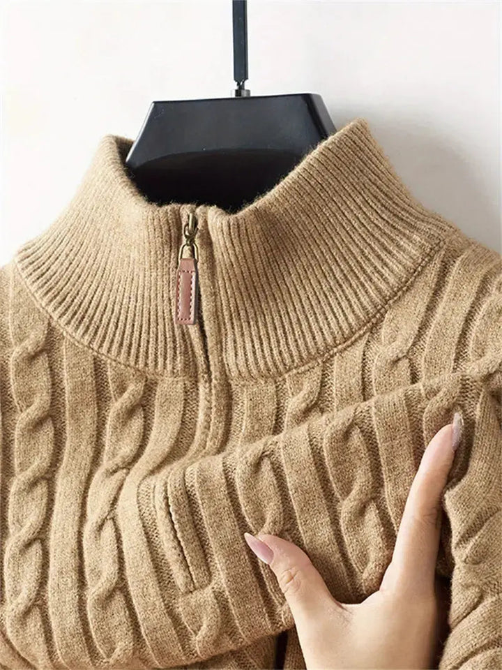 Mjuk herr zip-tröja, stilren och mångsidig för både sportig och avslappnad outfit.