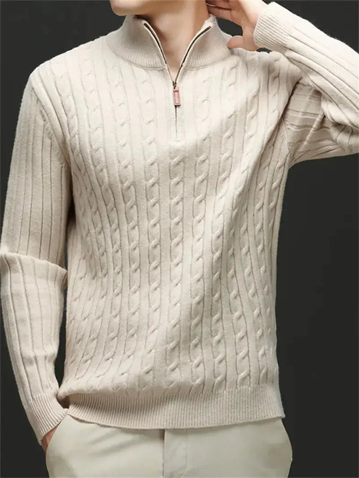 Avslappnad zip-tröja i herrmode. Stilren design för hösten och våren.