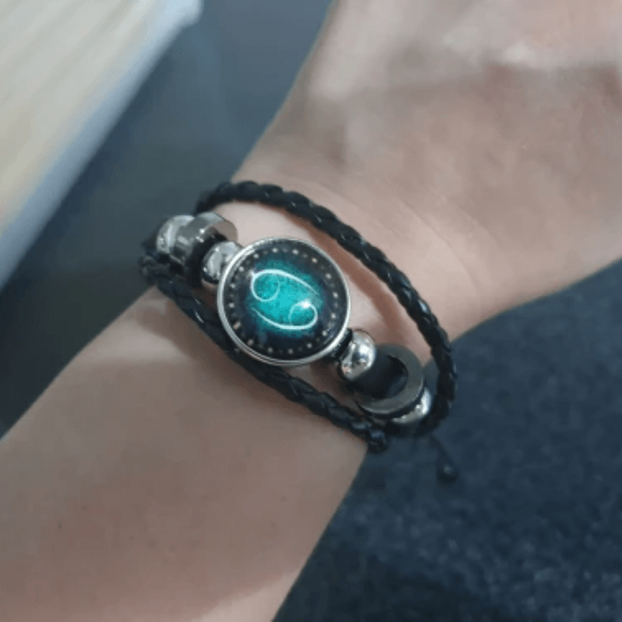 Elegant herrarmband konstläder med zodiak symbol, för den medvetne mannen. Modearmband.