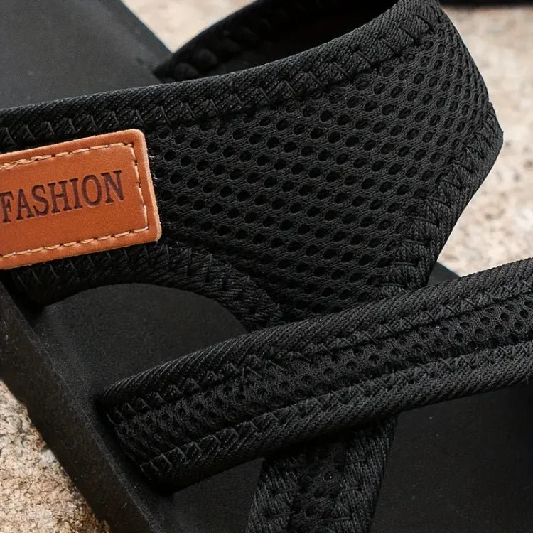 Herrarnas ergonomiska sandaler i modern design. Komfortabla, lätta och stötdämpande för all sommaraktivitet.