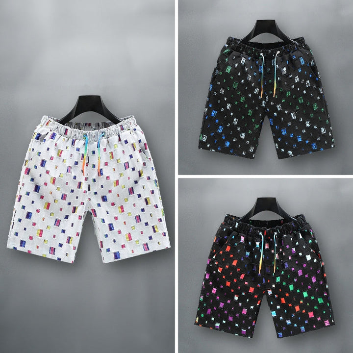 Bekväma slitna jeansshorts för herr, färgglada och svala för sommarbruk, ger en avslappnad stil.