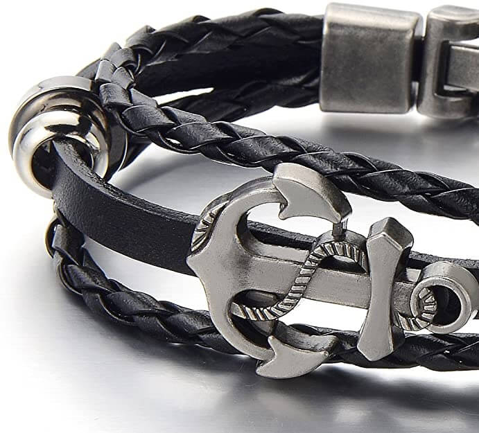 Robust flätat läderarmband för män med ett polerat ankare som lås. Perfekt nautisk presentidé.