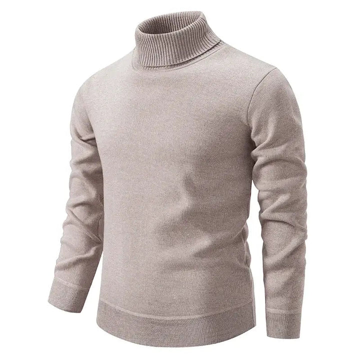 Herrarnas svarta turtleneck-tröja med slimmad passform, perfekt för en klassisk och elegant look.