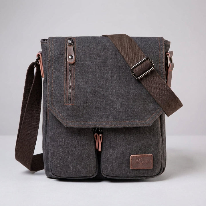 Klassisk vintage messenger-väska för män. Slitstark canvas & rymlig för vardagsbehov.