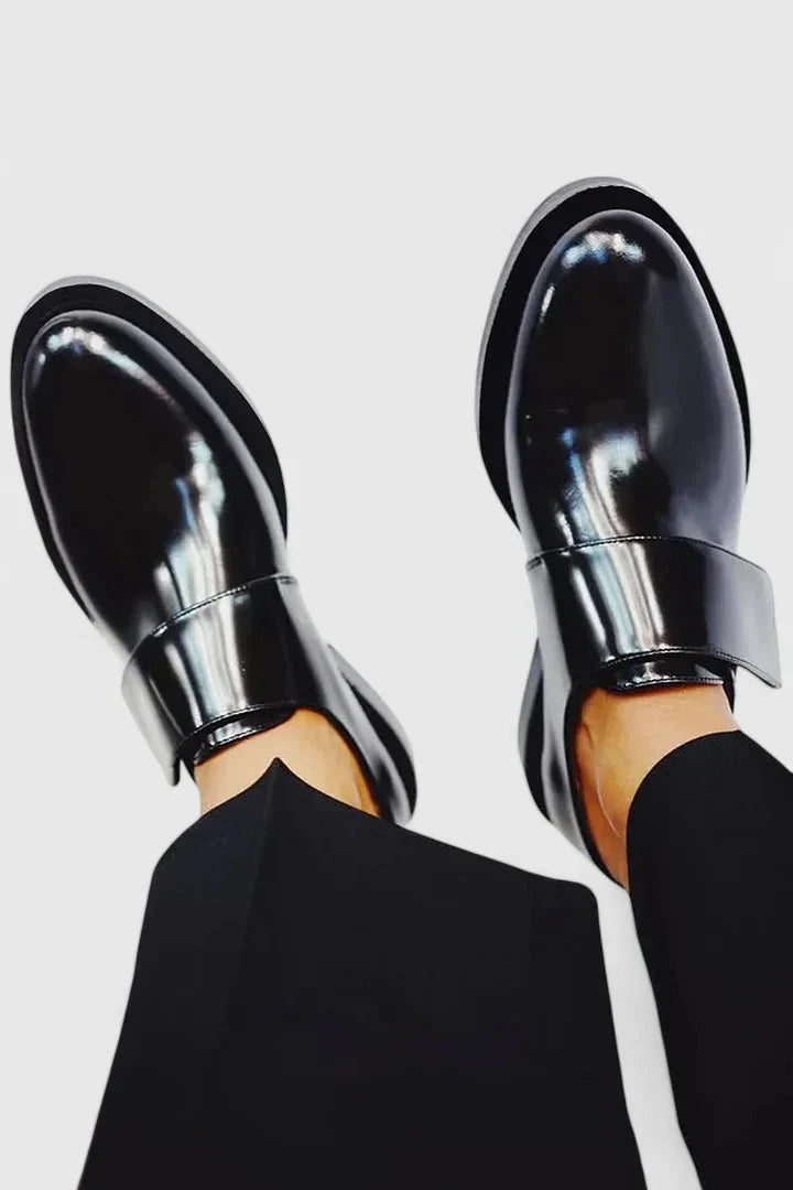 Eleganta herr slip-on skor, perfekta för casual mode och dressade sommarstilar. Bekväma vårskor.