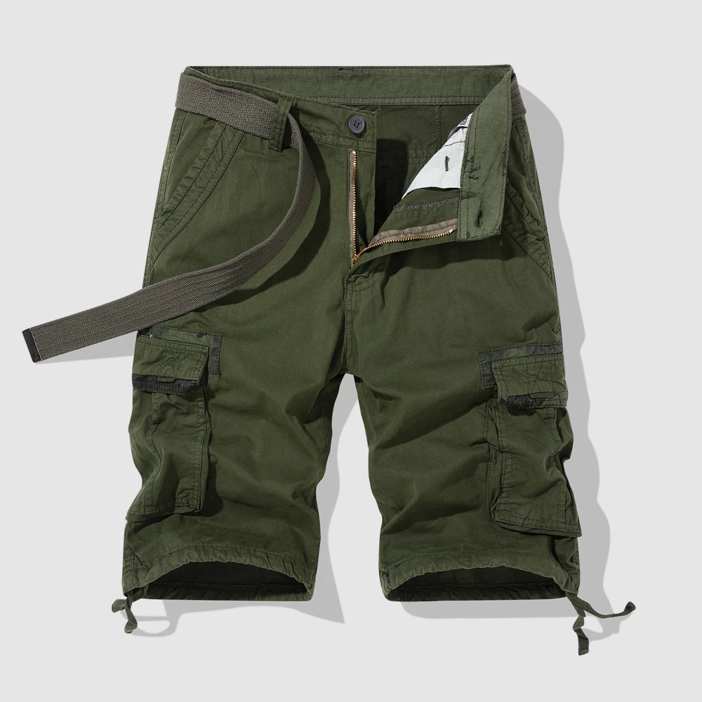Bekväma herrshorts i safari-stil, perfekta för varma sommardagar och avslappnade fritidsaktiviteter.