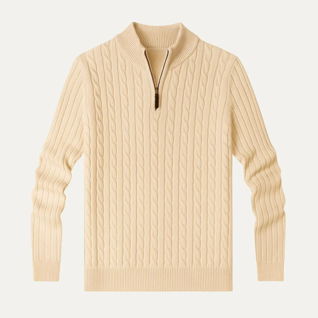 Värmande vintertröja för herrar, kabelstickad design med hög hals för en stilfull look.