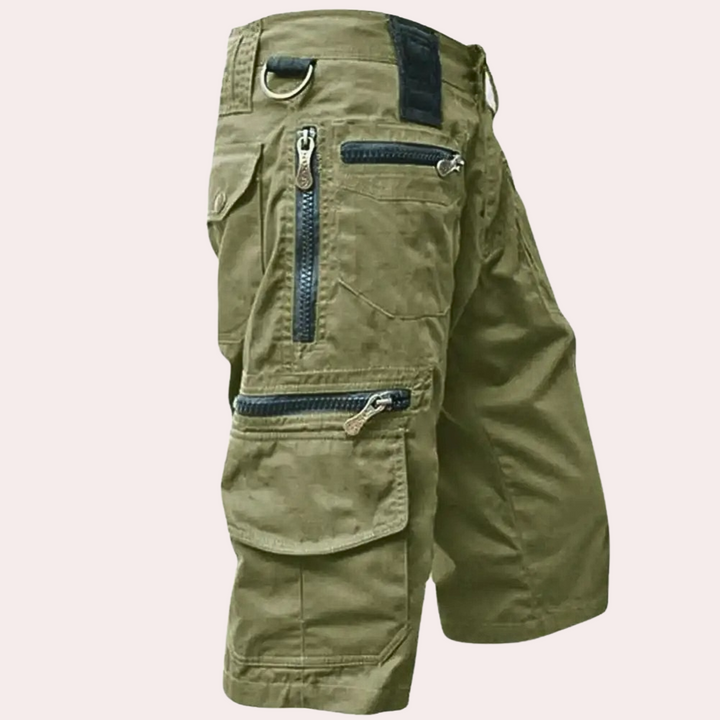 Trendiga herrars cargoshorts, idealiska för sommar och fritid. Med flera fickor för vardagsbruk.