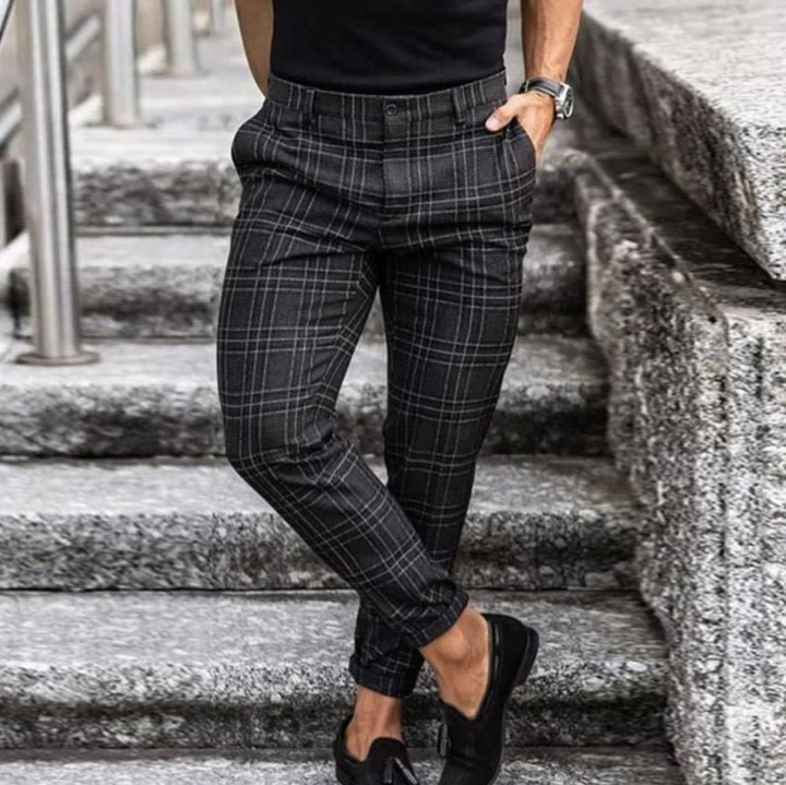 Bekväma herrbyxor i modern stil med subtilt diamantmönster, perfekta för mångsidig användning.