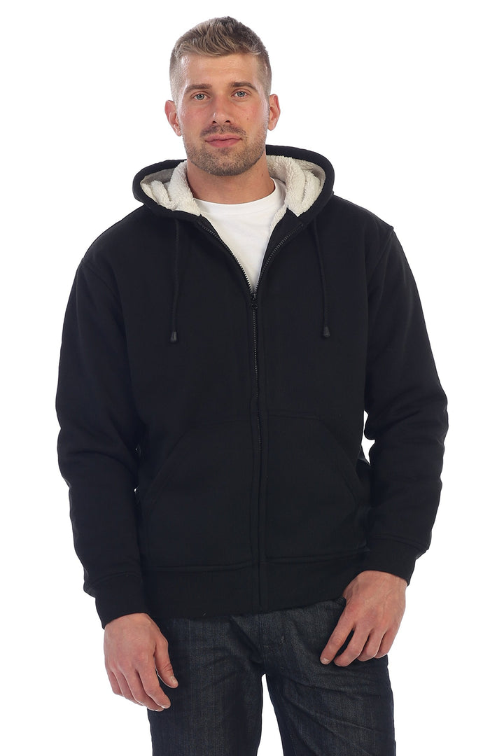 Detaljbild på varm herrhoodie med dragkedja. Mysig vinterhoodie, perfekt för herrkläder.