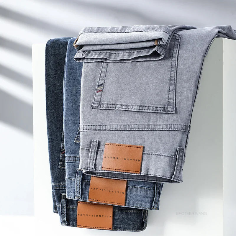 Bekväma herrjeans, hög midja & rak passform, tidlös casual look för män.