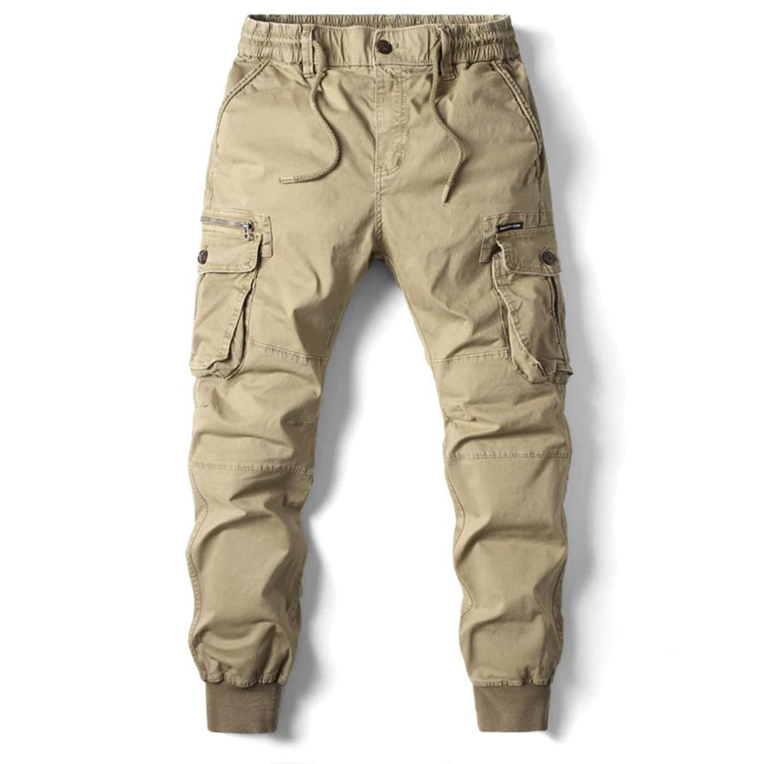 Moderna herrjoggers med elastisk midja för en stilren & avslappnad look. Perfekta vardagsbyxor.