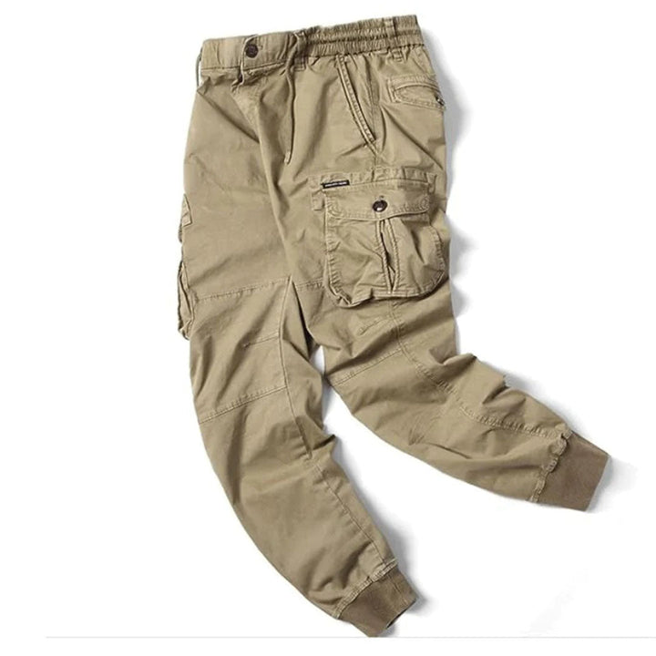 Herrjoggers med elastisk midja för överlägsen komfort. Mångsidiga joggerbyxor för herrkläder.