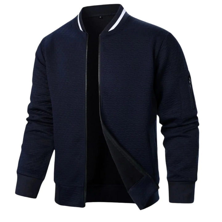 Stilren herrkofta med krage och dragkedja, perfekt för en avslappnad men välklädd look.