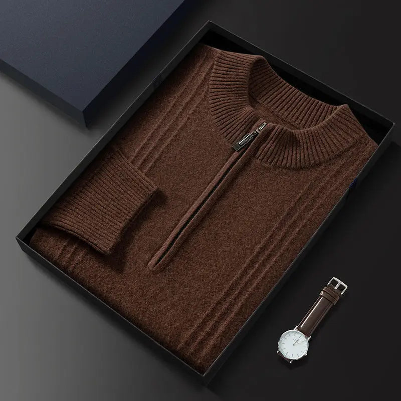 Modern herrkofta med halv dragkedja i flera färger. Stickad design som passar perfekt för en avslappnad vardagsstil.
