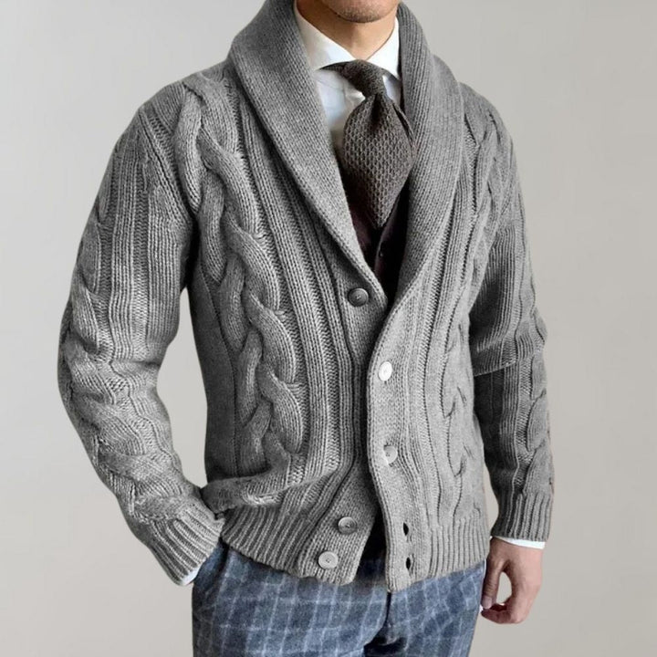 Stilren slagkofta för herrar. Modern cardigan som är ett mångsidigt lagerplagg för höst och vinter.