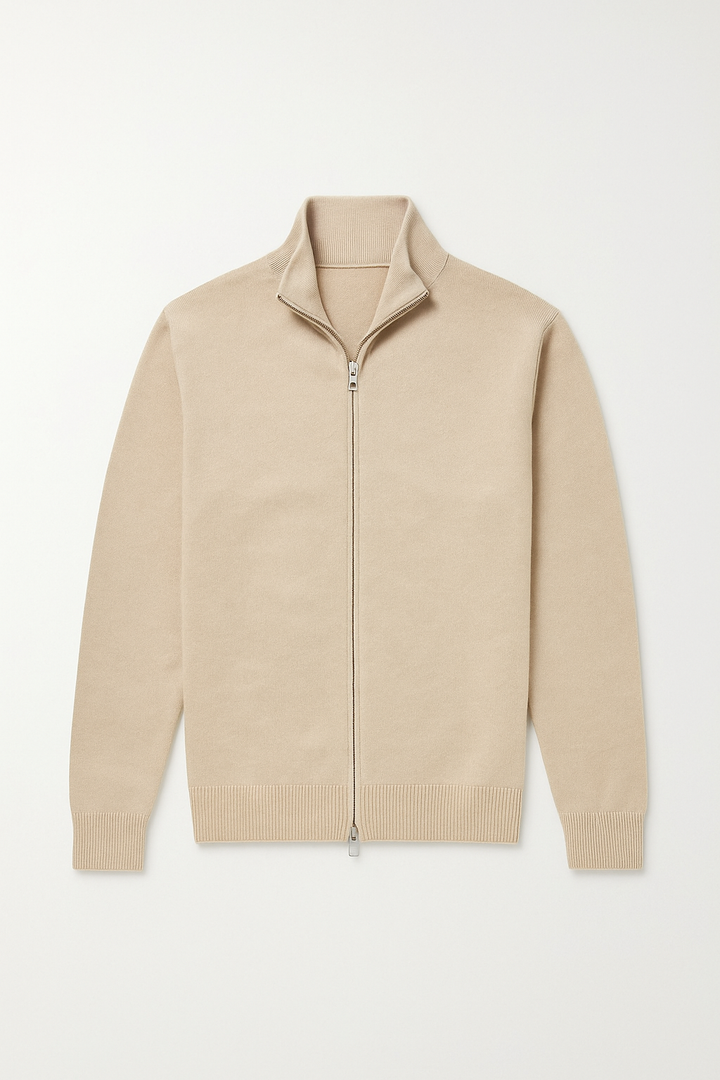 Detaljbild av slim-fit herrkofta, framhäver kvalitet, stilren design och modern elegans.
