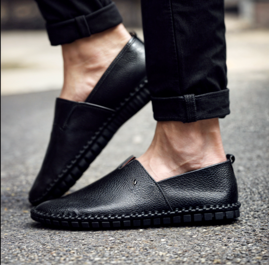 Bekväma herrloafers i marinblå, syntetiskt läder med brogue-detaljer, italiensk stil