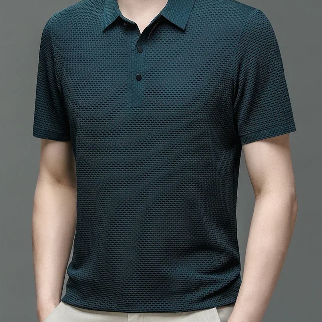 Herr Polo T-shirt som är lätt, andningsbar och bekväm för en tidlös stil. Perfekt för sommar.