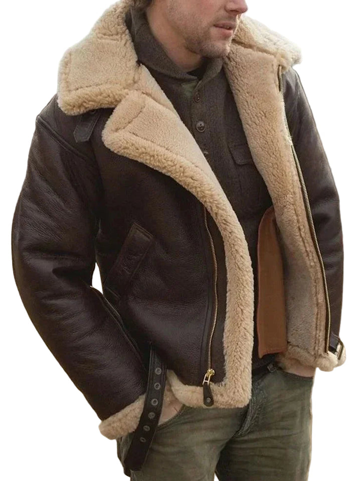 Herrpilotjacka i RAF-stil av fårskinn i elegant brunt läder, perfekt för vinter och höstmode.
