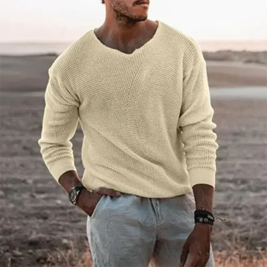 Mysig herrpullover, stickad med lång ärm. Elegant casual stil för övergångsperioden, bekväm herrklädsel.