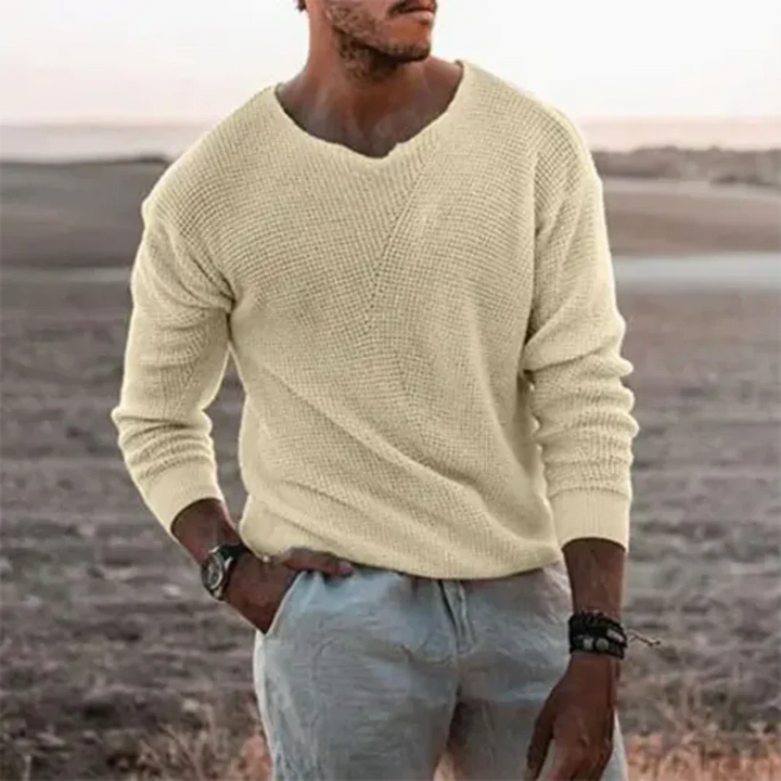 Mysig herrpullover, stickad med lång ärm. Elegant casual stil för övergångsperioden, bekväm herrklädsel.