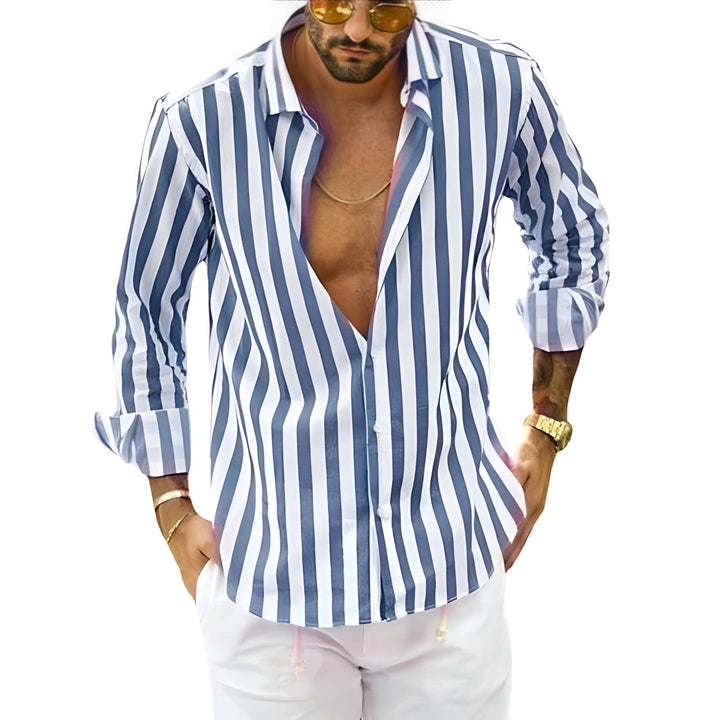 Man bär randig skjorta i klassisk stil, bomullsmix, casual vardagsskjorta