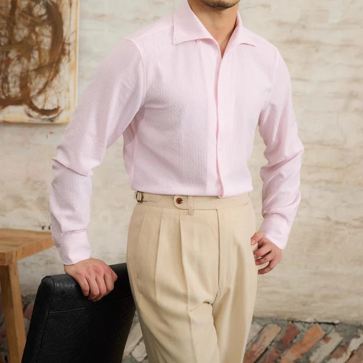 Stilren rutig herrskjorta i slim fit-design, snygg och bekväm för herrar.