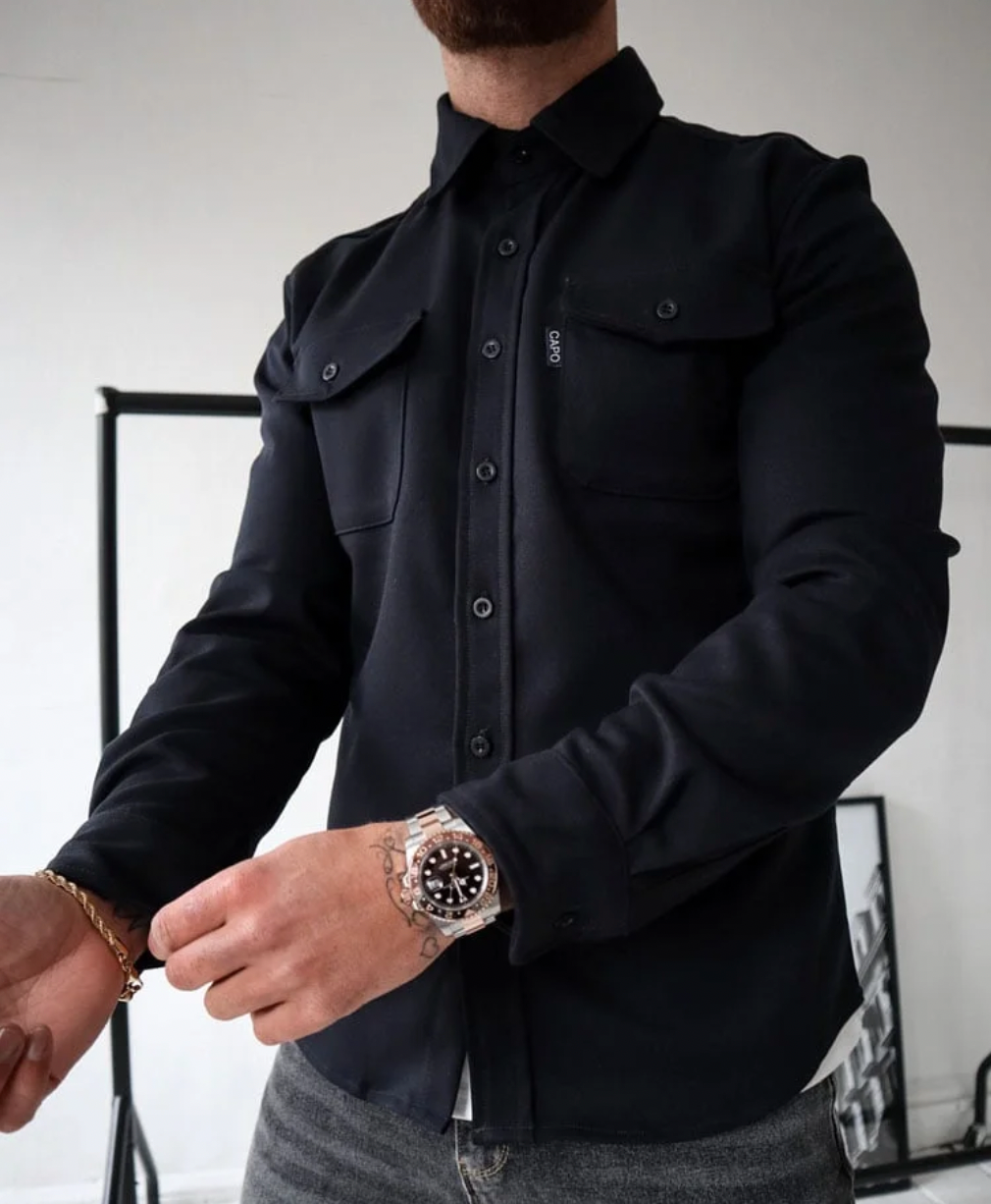 Herrskjorta, business casual stil, andningsbar och stilren för alla tillfällen.