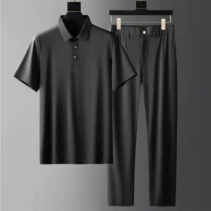 Kortärmad herrskjorta i elegant stil, perfekt för lediga sommardagar eller fest. En klassisk modern look.