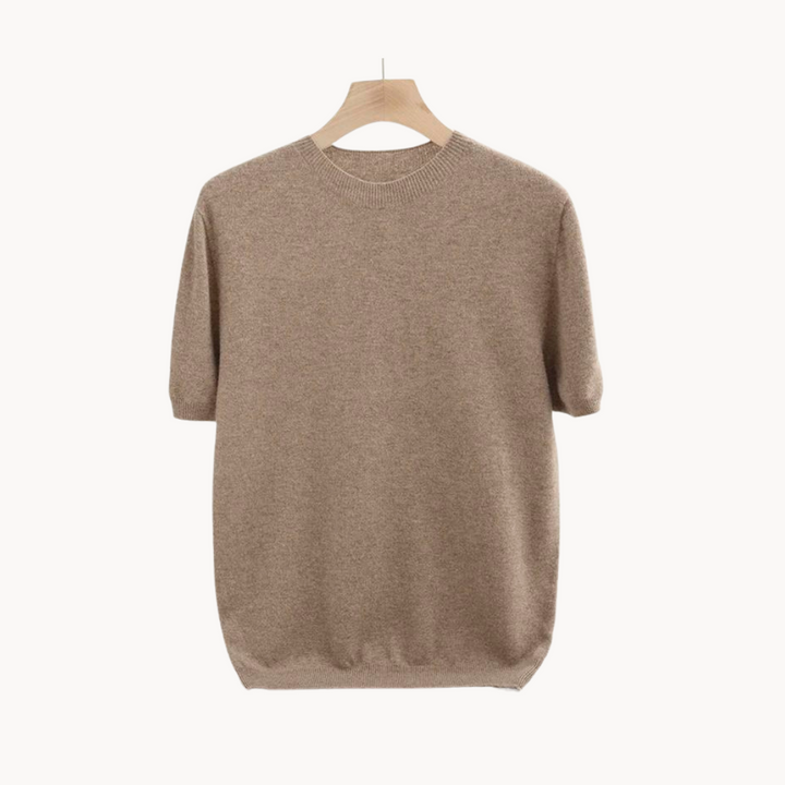 Trendig kortärmad herrskjorta, ett måste för den medvetne mannen. Avslappnad och elegant stil.